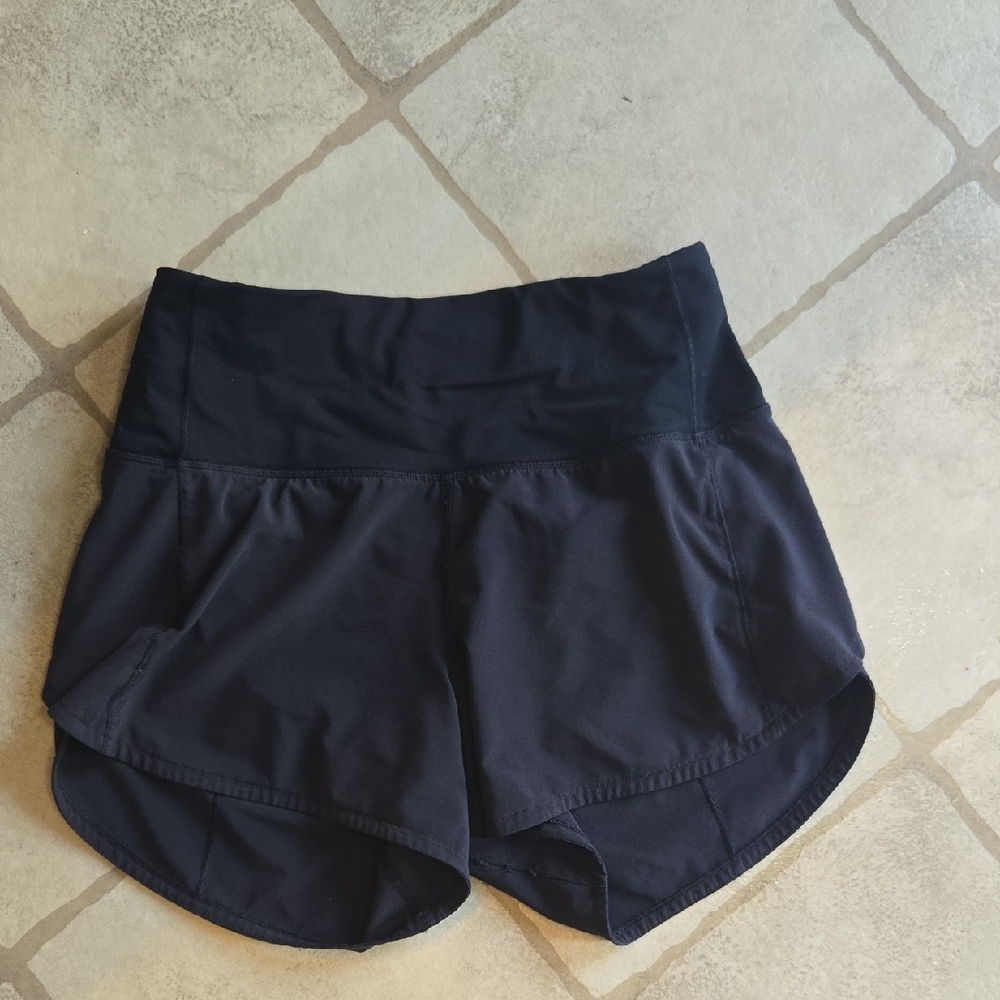 Lulilemon 4inch High Waisted Speedups